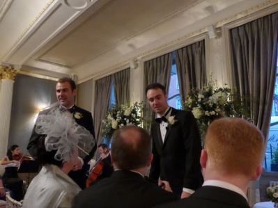 Groom and bst man ACE await